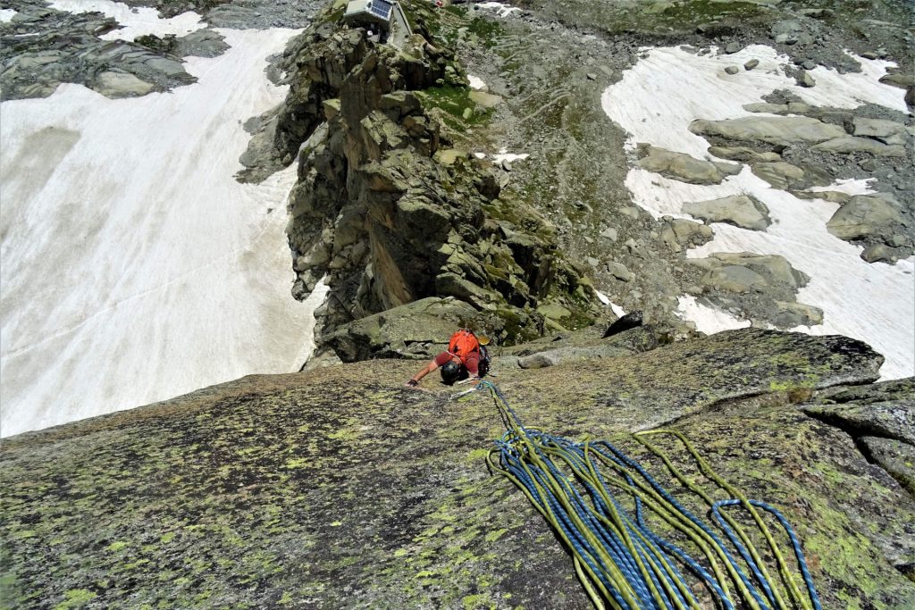 envers des aiguilles rock climbing